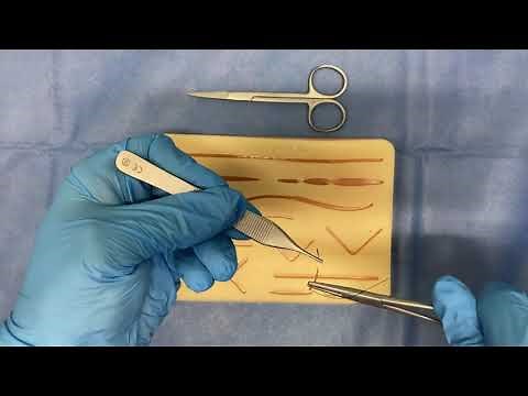 Handling of instruments for suturing - Forceps
