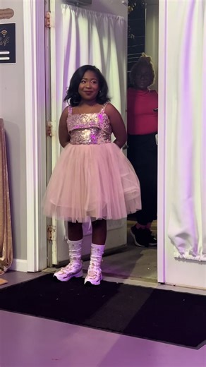 Grand Entrance To Her “Golden 10th Sneaker Ball” Happy 10th Birthday Justice Kristina 🎉🥳#JKGolden10#fypシ゚viral #fyp @chrisbrownofficial #chrisbrownchallenge#chrisbrown