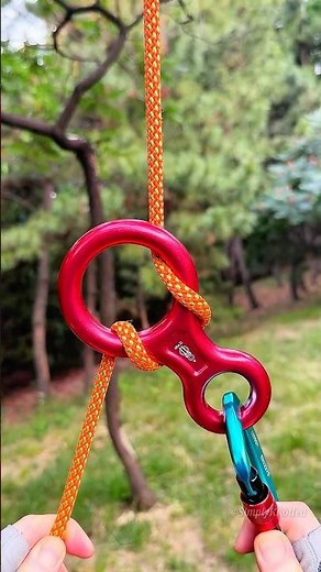 The 3-Second Figure-8 Descent 🟠 Fast carabiner lock for controlled rappelling.