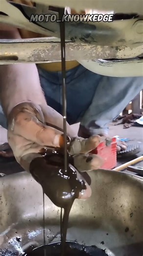 Motorcycle Service During Engine oil change l #MOTO_KNOWKEDGE #automobile #repairs