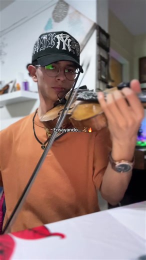 ENSAYANDO 🙂‍↕️ “María Flor” 🔥🎻🫡 un huapango de @Pedro Arturo … ¿Será que la grabamos? ✅😈 #violin #huapangohuasteco #musica #Viral #hidalgo @yedi Jimenez 🤍