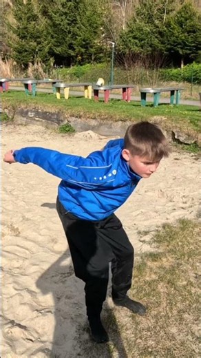 So lernst DU 👦🏼 einen BACKFLIP auf dem Boden…