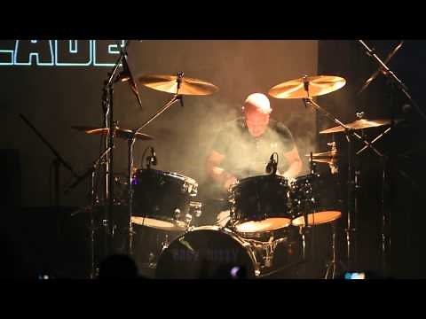 Chris Slade (AC/DC) - Drum Solo
