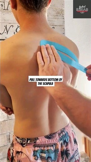 Quick and easy taping for scapula and upper back pain!! 🤯🧨#pain #back #shoulderpain #kttape