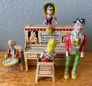 1945 Unique Art Mfg. Co. Lil Abner Dogpatch 4 Band Tin Litho Windup Toy | eBay