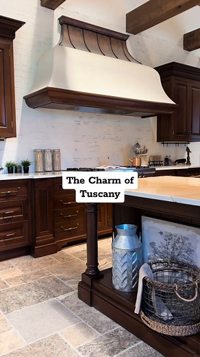 If kitchens could give hugs, Tuscan styles would give the best 🫂 #cabinetry #interiordesign #homedecor #kitcheninspo #bloomsburyfinecabinetry #bloomsbury #homeinspo #creatorsearchinsights #tuscankitchen #kitchen #tuscanstylehome #kitchenstorage #kitchendesign #italian