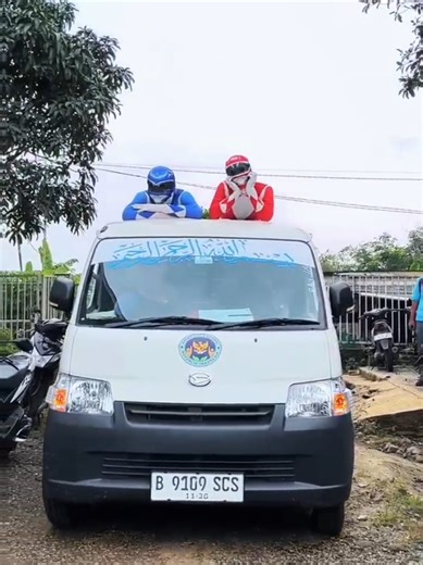 Power Rangers Mengadakan Pesta Seru Bersama Kakak-Kakak