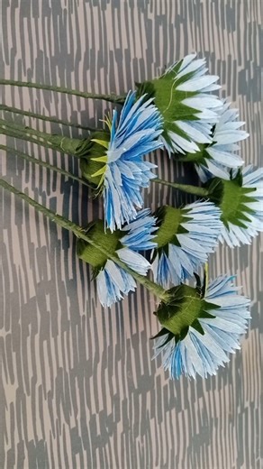 How to make Crepe Paper Daisy Flowers