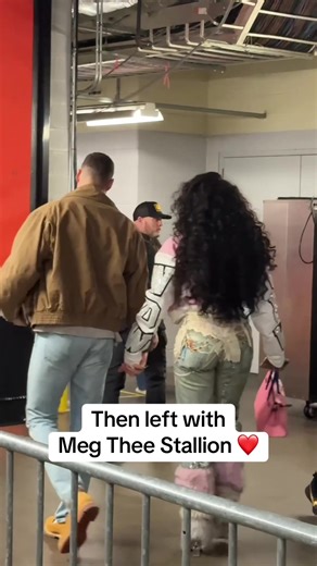 Megan and Klay leaving the Mavs vs Lakers game tonight ❤️🩷💙 #megantheestallion #klaythompson #fypシ #klaygan #fyp @Megan Thee Stallion