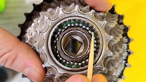 How to service bike freewheel? Lubrication bicycle freewheel bearings. #fblifestyle | Good Bicycle