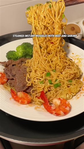 How to eat instant noodles like a pro#OnePersonMeal #SimpleCooking #InstantNoodleRecipe #NoodleHacks