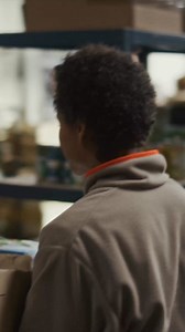 Chaque jour, nos bénévoles accueillent de plus en plus de familles, de personnes âgées, de travailleurs précaires, dans nos épiceries solidaires. Votre don nous permet de les aider ❤️ 👉 Faites un don avant le 31 décembre et bénéficiez d’une déduction fiscale de 75%. | Croix-Rouge française