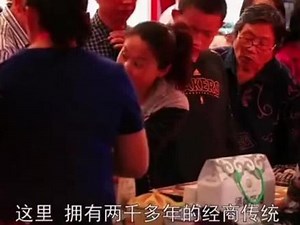 深蓝带你了解位于祖国最西部的阿图什，领略异域风情， 这里地理位置和气候都什分独特，有着浓郁的民族特色民族文化 ，希望深蓝的作品给您带来新鲜感和见识。