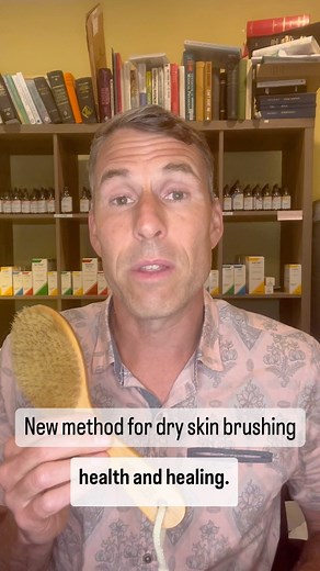 Dry skin brushing offers numerous benefits, particularly in promoting lymphatic movement, which plays a crucial role in detoxification and the management of inflammation—key factors in healing from chronic disease. By gently brushing the skin with a natural bristle brush, you stimulate the lymphatic system, which helps move lymph fluid through the body more effectively. This process supports the elimination of toxins, cellular waste, and other harmful substances that can contribute to chronic il