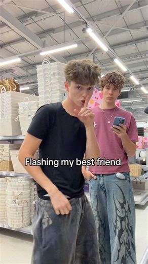 Flashing my best friend 😇 #boys #flashing #funny #happiness #couple