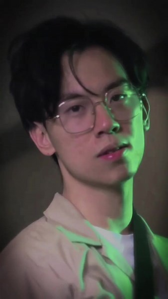 i cant stop editing this clip of eddy 😩 #twosetviolin #twoset #2setviolin #2set #brettyang #brettybang #uwu #soft #brettyangappreciation #eddychen #eddyadventure #lingling #cutecouple #eddychenappreciation #breddy #breddyisreal #violin #violinist #classicalmusician #fyp #fypシ