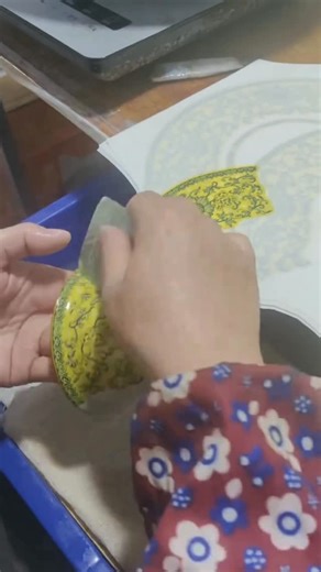 LUWU Tea on Instagram: "Who gets the healing vibe of ceramic decal work? A light press with the fingertips, and the pattern becomes part of the porcelain～ #tea #teatime#gongfucha #tealover #timefortea #pottery #ceramics #cha #clay #ceramic #handmadepottery #potterylove #photography#teacup#ceramica #potterylover #ceramicart#interiordecor#instapottery #potterylover #matcha #teapot #茶卜ラ #yixingteapot #teaaddict#tealove #greentea #teagram #Luwutea"