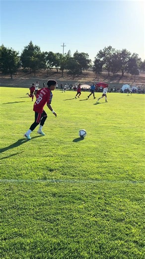 Se calentó el partido de fútbol en Stockton: resumen y momentos clave