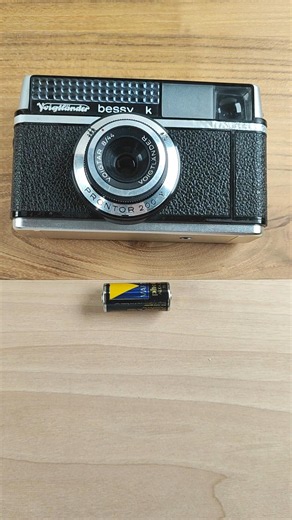 Voigtlander Bessy k - Battery Install