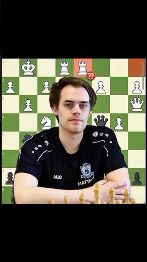 How can humans calculate this 😭🔥 #chess #chessgame #brilliantmove