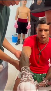 582K views · 7.3K reactions | Miguel “Alacrán” Berchelt se prepara para su combate del día de hoy en Reynosa contra Edixon Pérez. 壘 11:00 PM por Box Azteca. | Max Boxing | Facebook