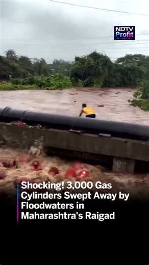 Shocking! 3,000 Gas Cylinders Swept Away by Floodwaters in Maharashtra's Raigad #Shorts
