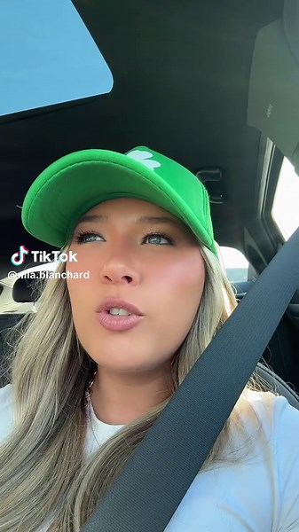 mia blanchard (@mia.blanchard)’s video of fast food