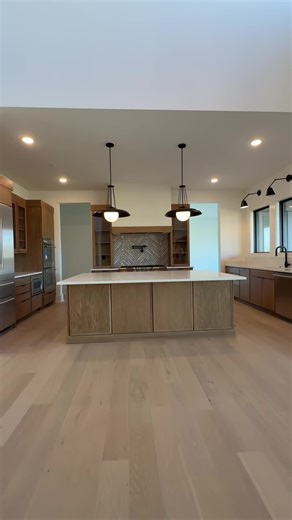 A custom built kitchen with a perfect mix of modern and traditional design. If you could redesign your kitchen, what would it look like? #CustomHomeBuilder #LuxuryHomesTennessee #BuildYourDreamHome #RealtorTok #kitchendesign