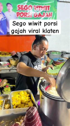 Jajan yang lagi viral di klaten “sego wiwit porsi gajah” #jajan #viral #segowiwit #makarno