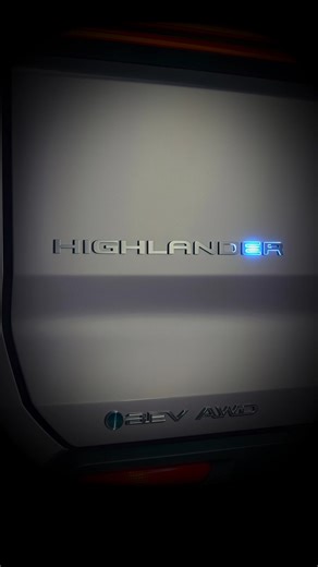 Charged and ready. The reveal of the all-new, all-electric 2027 #Highlander drops tomorrow, February 10th at 9:30pm EDT. Chargé à bloc et prêt à l’action. Le dévoilement du tout nouveau #Highlander 2027 entièrement électrique a lieu demain le 10 février à 21 h 30 HNE. | Toyota Canada