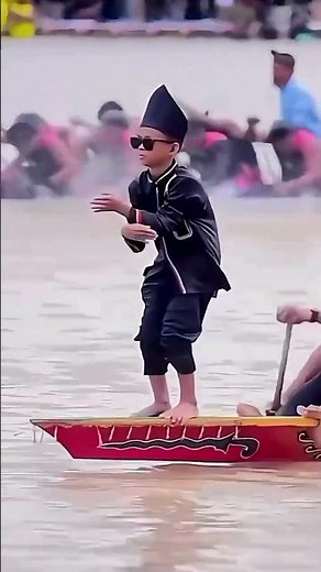 🌊 Pacu Jalur Festival | Cultural Boat Racing in Indonesia 🇮🇩 #PacuJalur #BoatKid #ViralVideo #sports