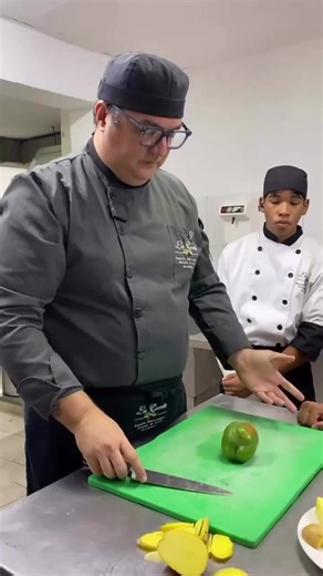 Cortes de pimentón: Juliana, Brunoise y Mirepoix en práctica