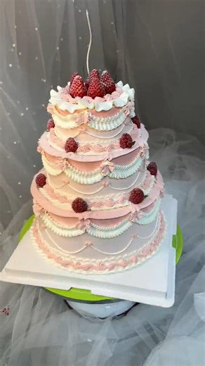 Watch This Simple Cake Turn Into a Vintage Masterpiece 🎂