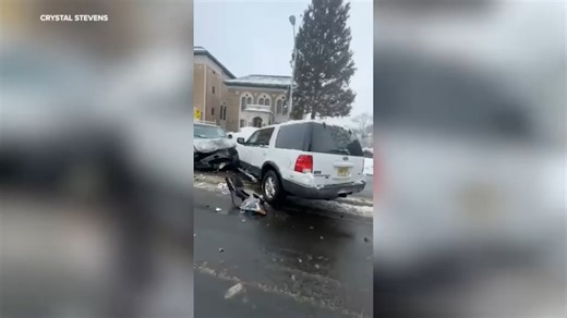 ICE pursuit in Newark leads to crash involving several vehicles: officials