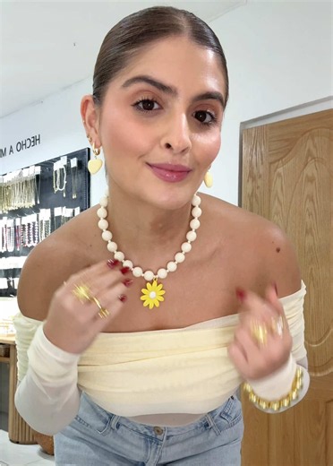 Collares amarillo pastel: accesorios que combinan perfecto