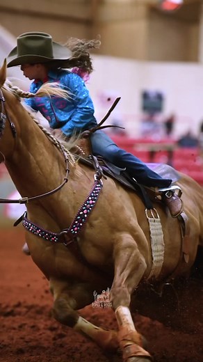 Dusky Lynn Hall setting the new arena record 🔥 #barrelracing #cowgirl