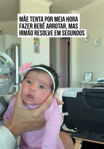 😂 IRMÃO RESOLVEU EM SEGUNDOS Uma mãe passou cerca de meia hora tentando fazer a #bebê recém-nascida arrotar, mas nada parecia funcionar. Foi então que o #irmão entrou em cena e resolveu tentar ajudar. Após dar um tapinha nas costas da pequena, ela arrotou praticamente na mesma hora, surpreendendo a família. A rapidez da “solução” virou motivo de risadas e rendeu aquela clássica frase: quem tem irmão, tem tudo. E na sua casa, também tem alguém que resolve em segundos o que você tentou por um tem