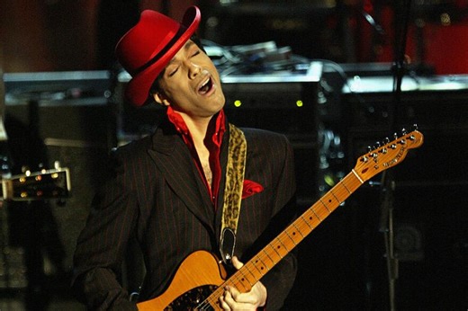 Prince Plays Awesome Solo In Star-Studded ‘While My Guitar Gently Weeps’ Performance