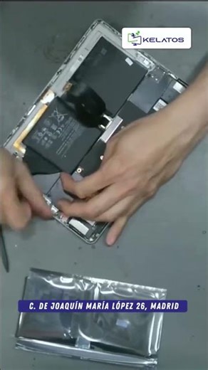 Surface Laptop 1769が充電器をつないでも勝手に落ちる？🔋 故障箇所をお見せします