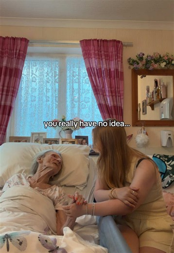 “You’re doing so well” is sometimes really hard to hear, because at the back of my mind… is always THIS. DEMENTIA! 💔 ••••• #dementia #alzheimers #alzheimersawareness
