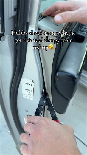  Durable Manganese Steel: Made from premium No.65 manganese steel...