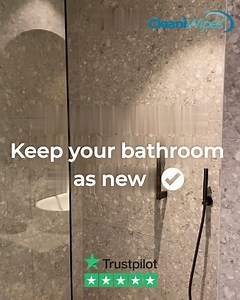 Do you also struggle endlessly to dry your shower? Then get to know the popular CLEANIWIPES fast drying towel! ⬇️ ⭑ Easy and quick drying of the shower without streaking ⭑ A single cloth for the whole bathroom ⭑ A limescale-free bathroom ⭑ Absorbs 800 ml of water ⭑ 1000 reviews on Trustpilot Not only does it take a long time when you use a cleaning cloth or shower squeegee, but moisture is often left behind, which leads to limescale deposits. With our specially developed drying cloth, you dry yo