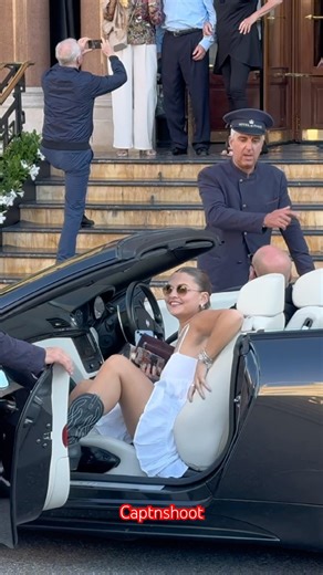 PRETTY LADY ARRIVES IN MASERATI GRANTURISMO CONVERTIBLE #monaco #supercars #shorts #viral #trending