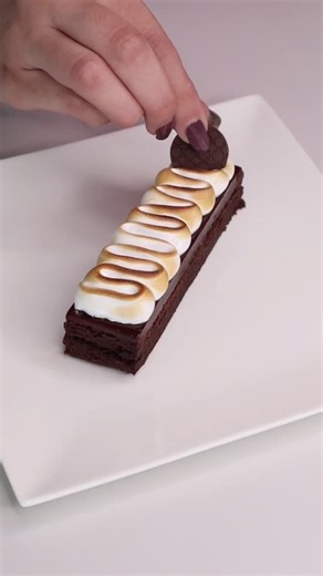 Baking Chocolate Dessert: Torch Meringue DIY