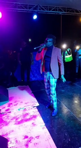 Beenie Man Brings the Vibes in Jamaica