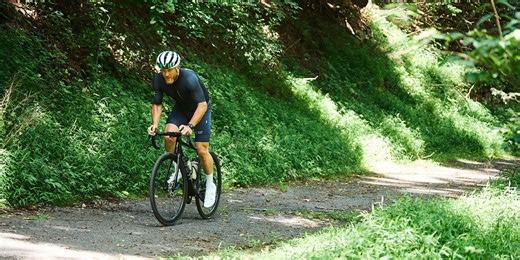 Most Cyclists Climb Hills All Wrong. Here’s the Smarter Way to Do It.