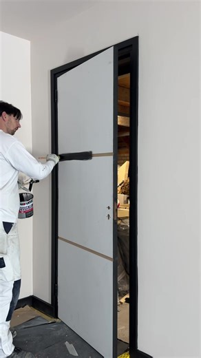 Design deur in de grondverf schilderen. #schilder #beforeandafter #tiktok #foryou #schilderwerk