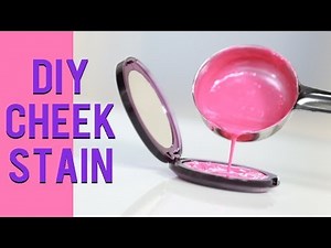 An Impressive Cheek Stain You Can Make at Home