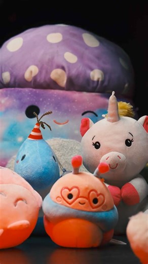 Who put Mother Gooseberry with the other toys!? 😨 Our unhinged matriarch is here to remind you to floss, brush, and mind your manners, or else… Get your very own Mother Gooseberry Plush, now available on Makeship's website until October 31! https://www.makeship.com/products/mother-gooseberry-plush -- Qui a mis Mother Gooseberry avec les autres jouets? 😨Notre matriarche déchaînée est là pour vous rappeler de passer le fil dentaire, de vous brosser les dents et de faire attention à vos manières,