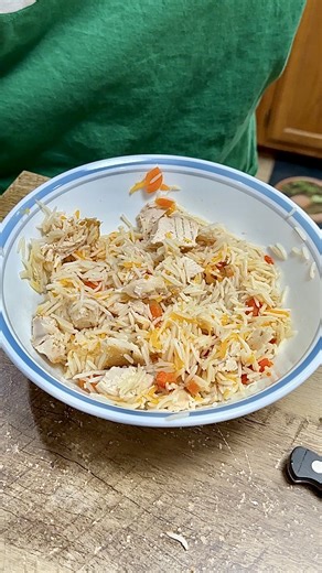 Out of everyone in the house, it may be Jess that appreciates a good meat and three dinner more than anyone else. Her enjoyment of a wide varity of veggies is greater than that of Hannah and baddaddy, for example. I am also a fan of veggies and always intend on cooking them more often than I actually get around to doing. Life is just so busy, and also, unfortunately I sometimes struggle with fatigue, especially at the end of the day. What's for Dinner when I've promised Jess some veggies and I'm